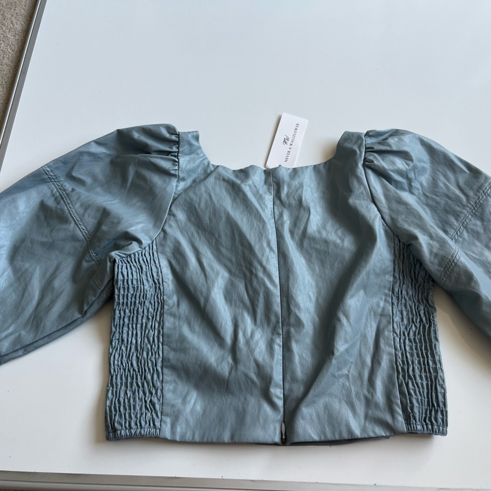 Elegant Blue Puff Sleeve Crop Top - Picture 8 of 10